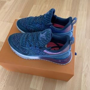 RARE BLUE Louis Vuitton VNR sneaker size 7UK-8.5/9